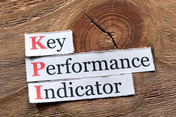 15 Project Management KPIs: How to Create & Measure Them