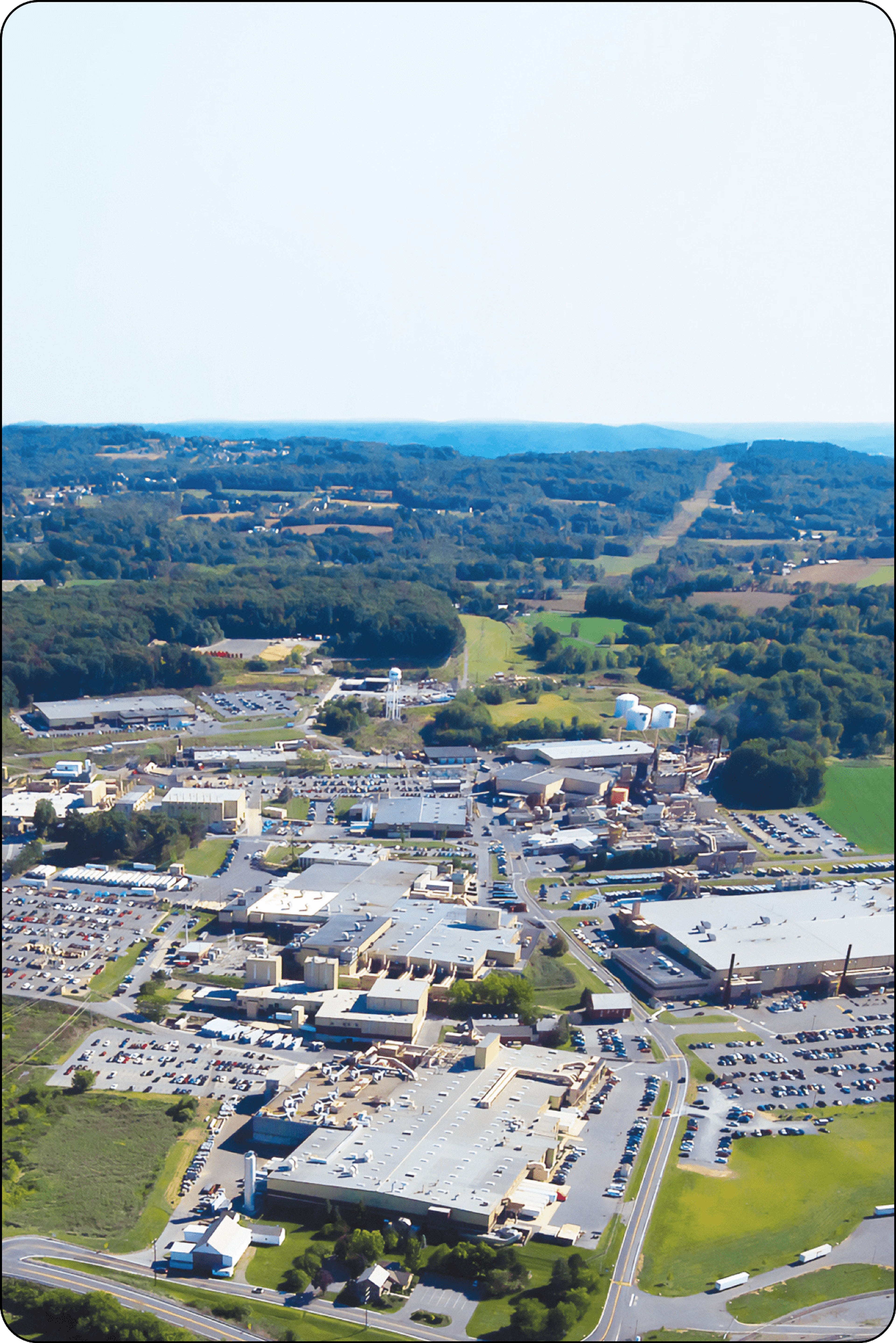 Vue aérienne de l'usine de fabrication d'East Penn