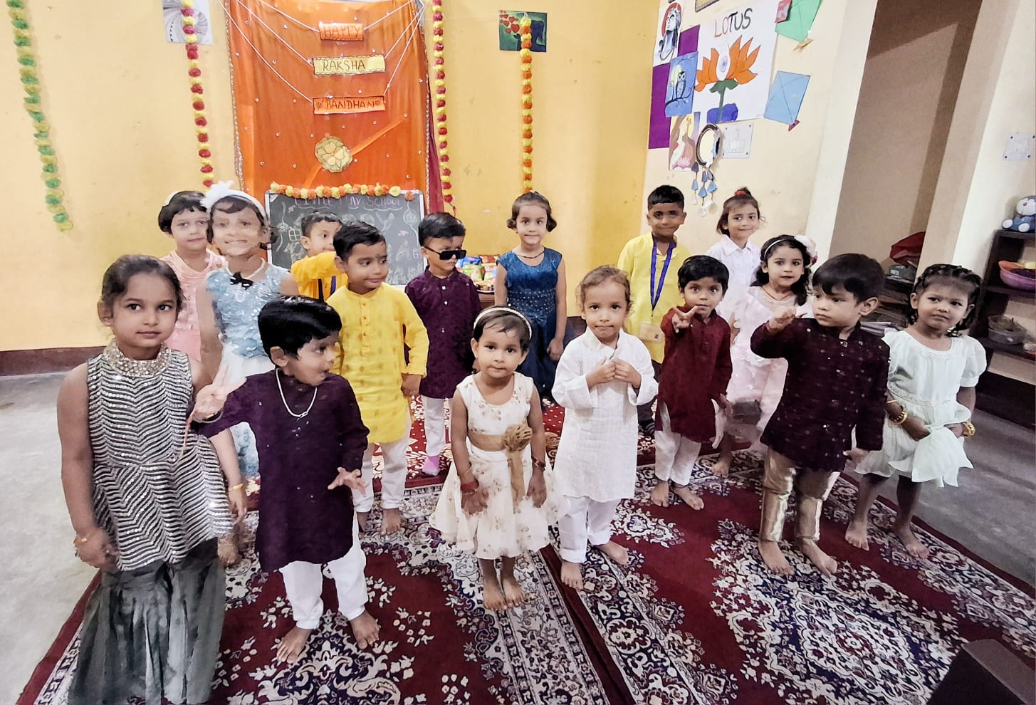 विद्यालय में रक्षाबंधन की धूम, बच्चों ने दी सांस्कृतिक प्रस्तुति - 2