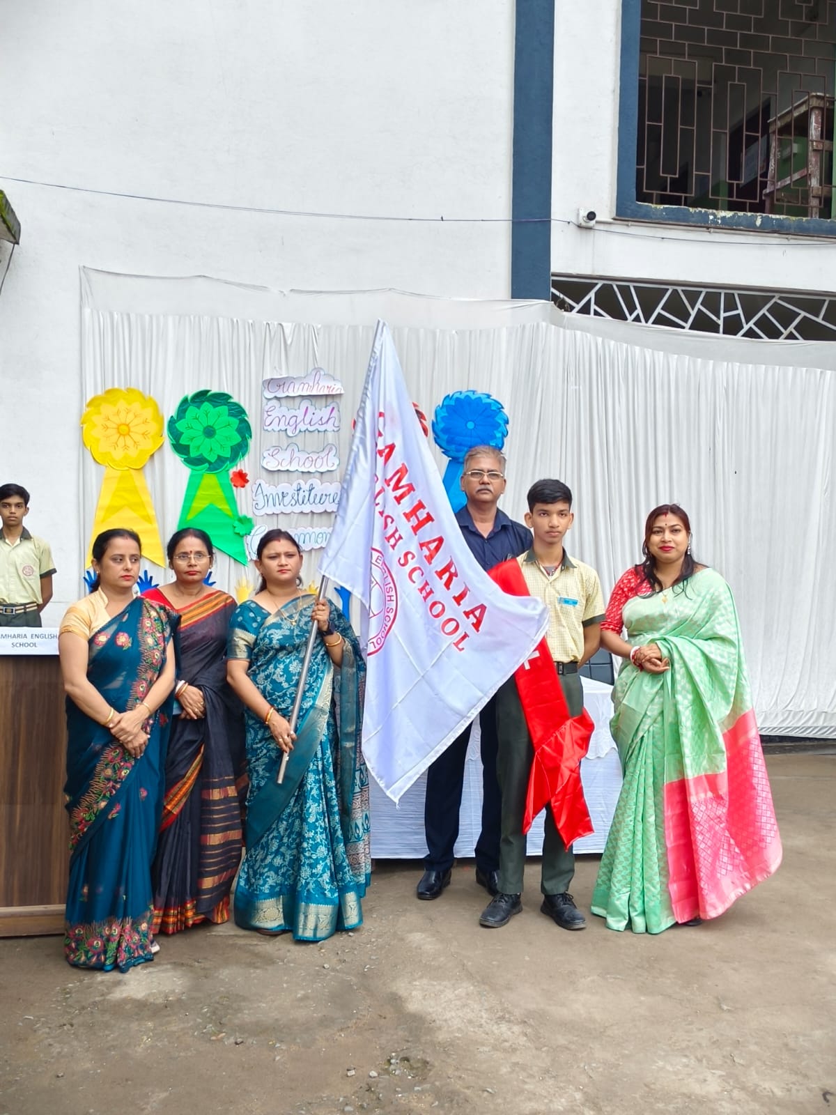 गम्हरिया इंग्लिश स्कूल में छात्र परिषद के नए पदाधिकारियों ने ली शपथ - 2