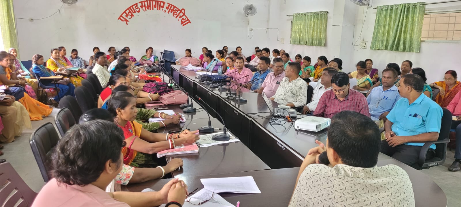 एसआईआर में दावा एवं आपत्ति का बीएलओ को मिला प्रशिक्षण - 2