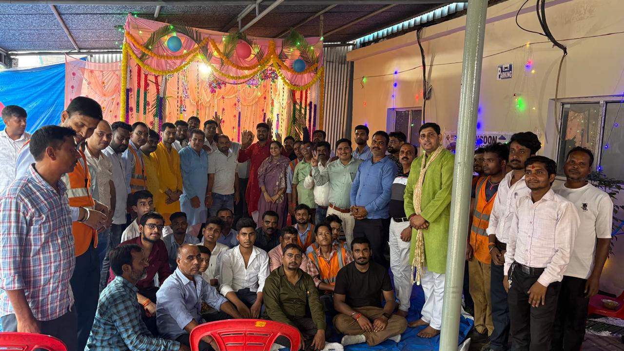 बीएमडब्ल्यू इंडस्ट्रीज में विश्वकर्मा पूजनोत्सव में उत्सवी माहौल