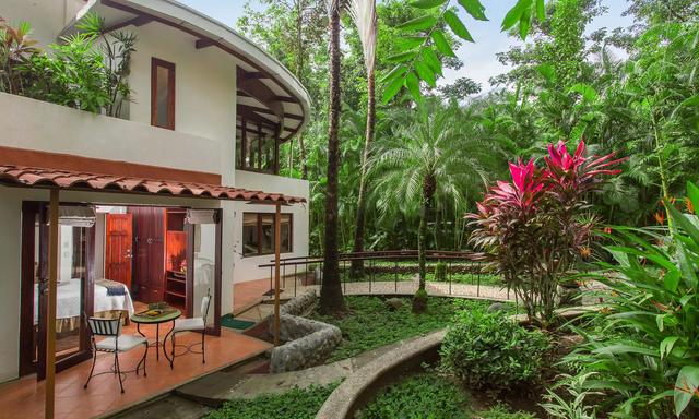 Discovery Beach House private patio