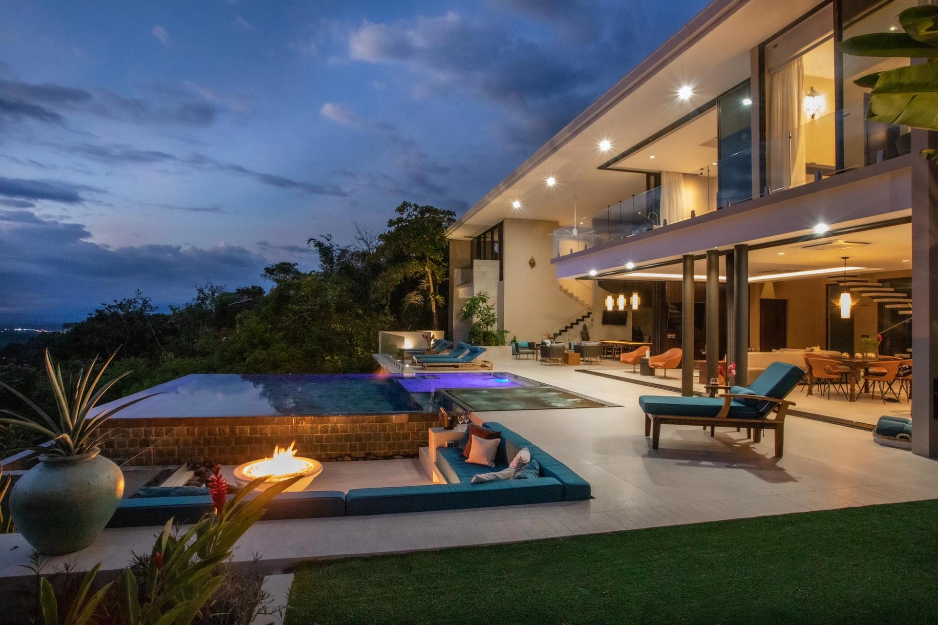 The Terrace, Casa Nola
