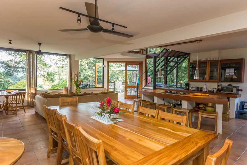 Casa Luz dining
