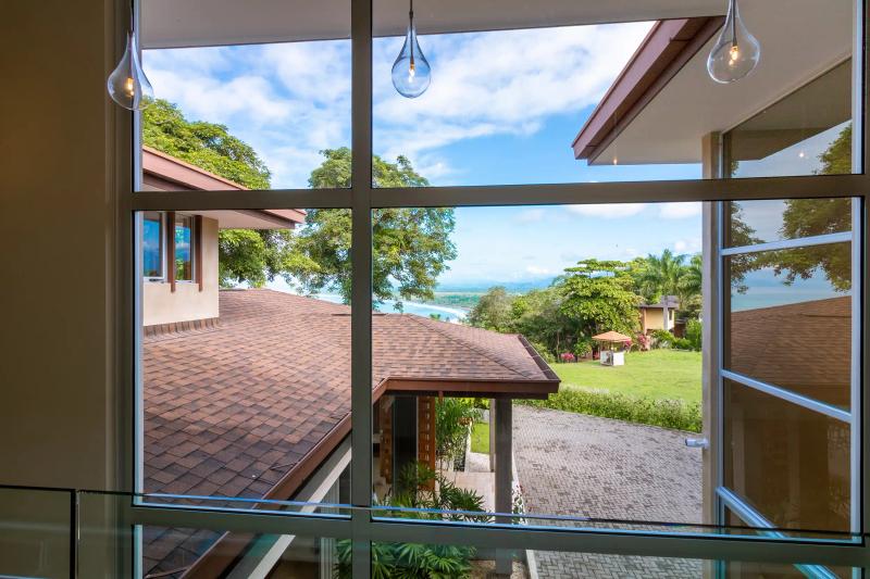 Casa Contee hallwayLookingTowardsOceanView