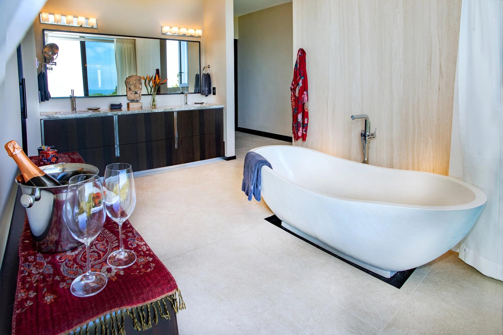 Relax, Casa Nola