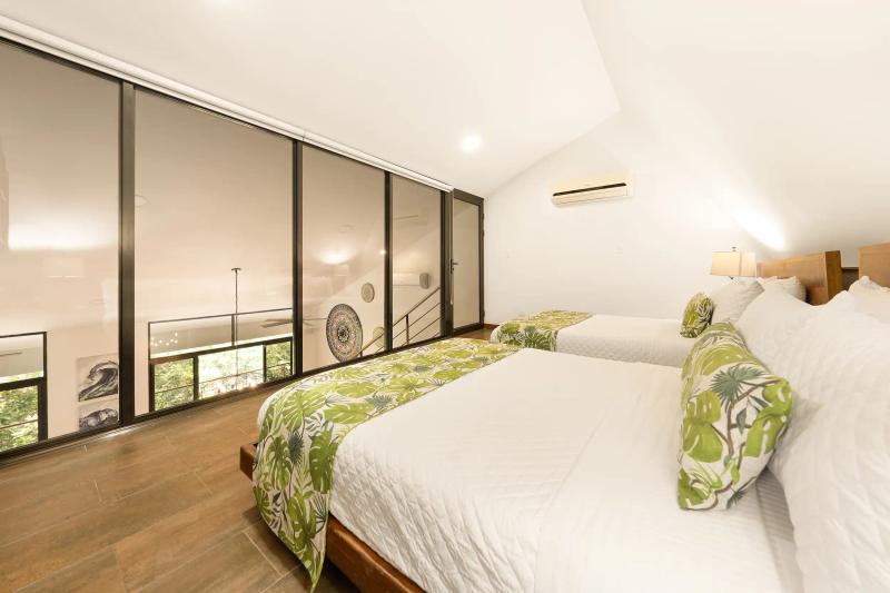 Casa Vista Verde Blinds open other angle