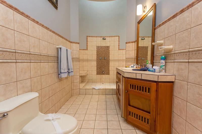 Casa Pura Paz bathroom