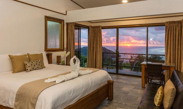 Casa Grande Vista bedroom sunset