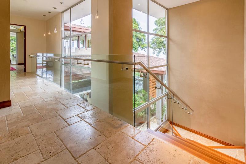 Casa Contee hallwayLookingTowardsMasterzBRangled