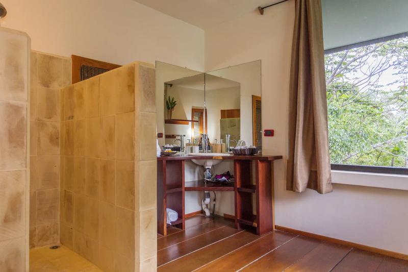 Casa Luz bathroom