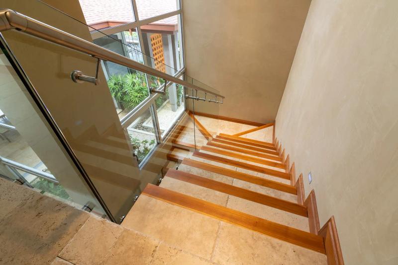 Casa Contee hallwaystairs