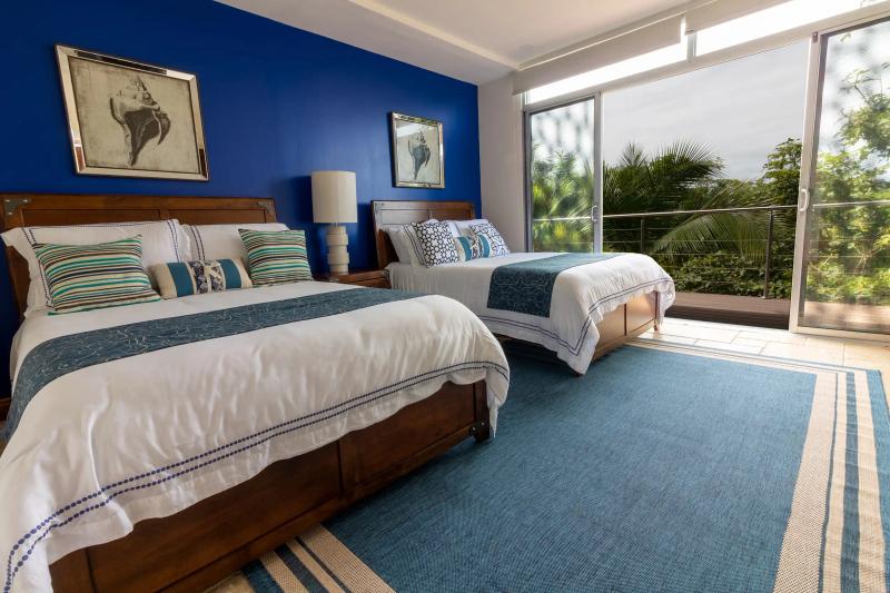Casa Contee bedroom bedwithViewfromDoorway