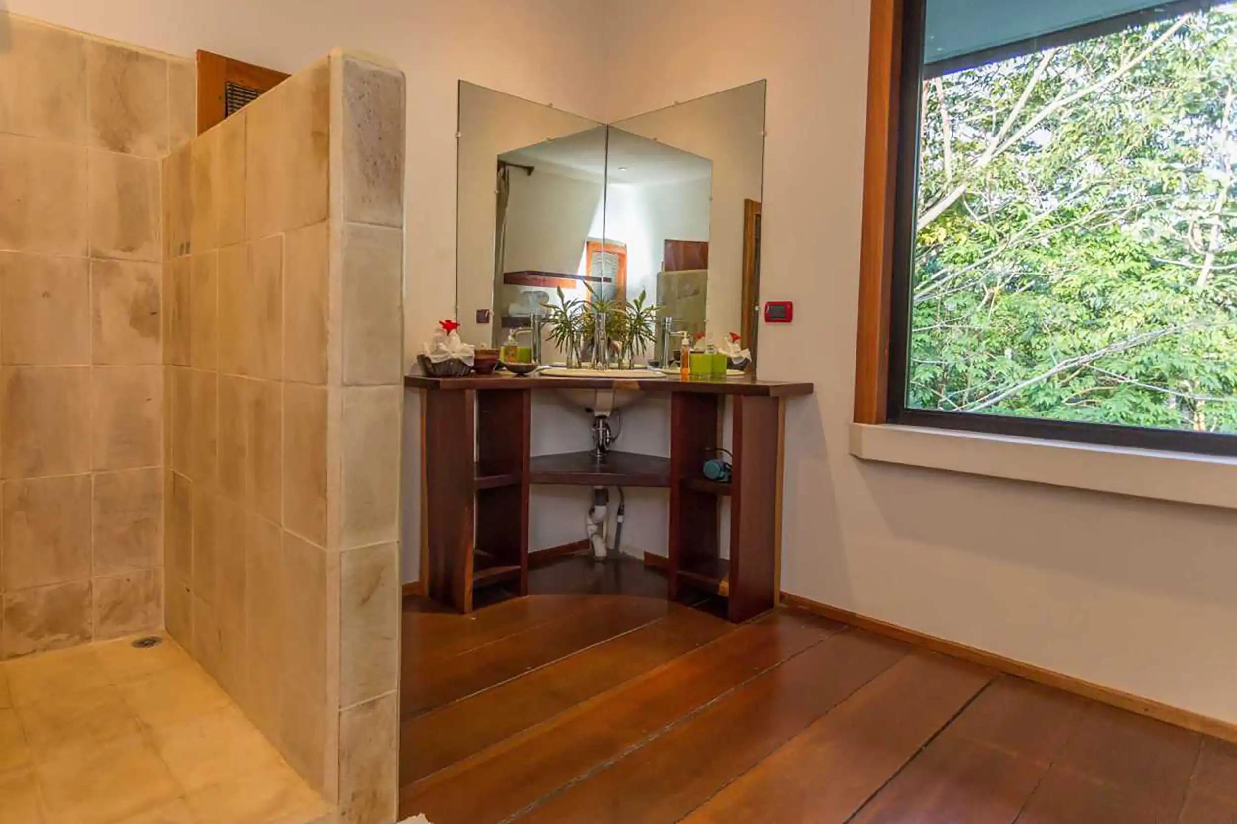 Casa Luz bathroom