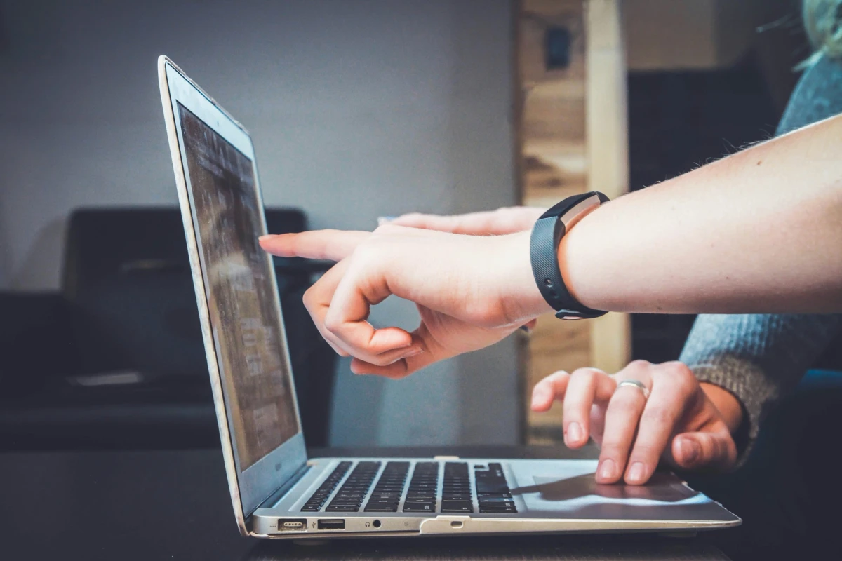 Why Resume Tailoring Beats Generic Resumes: The Proven Job Search Hack
