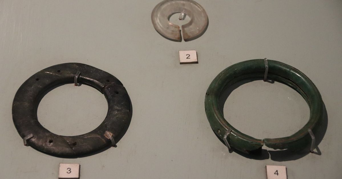 Image for Healing Crystal Rings: How to Choose and Use Them