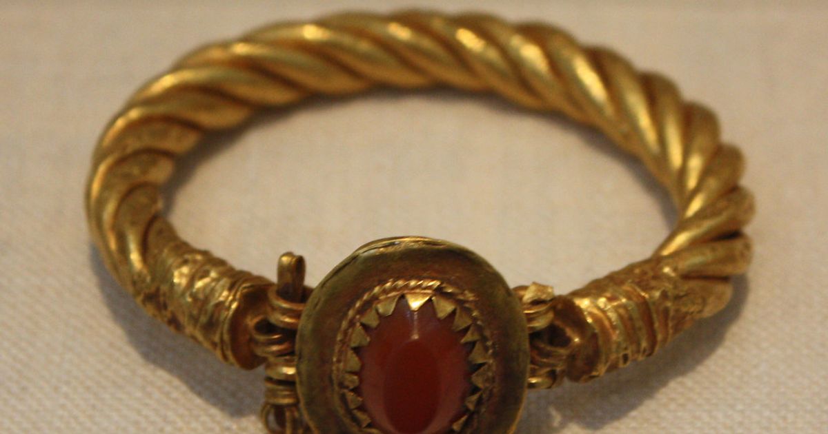 Image for Carnelian Stone Meaning: Warm Confidence and Action