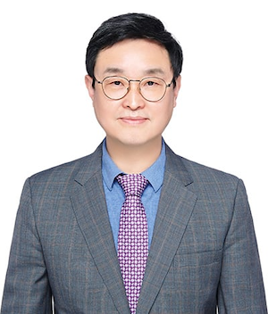 Professor Zijian Guo