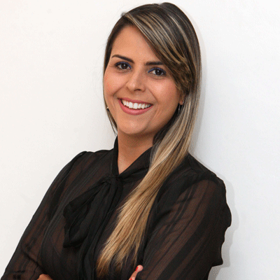 Headshot of Carolina Horta Andrade