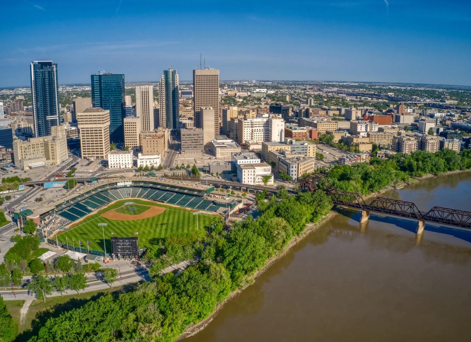 Luftaufnahme einer Stadt in Manitoba