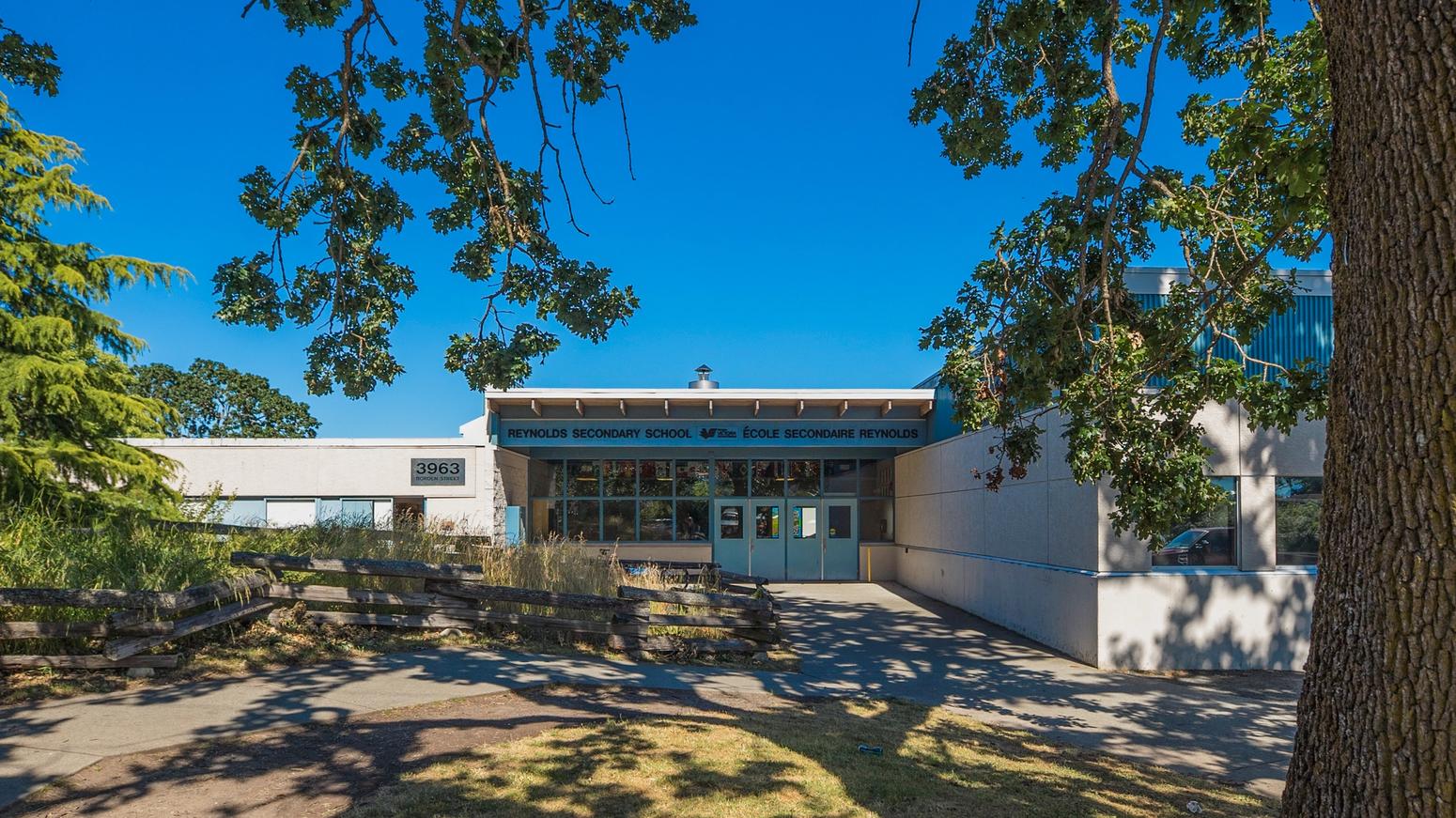 Renolds Secondary School Schulgebäude Greater Victoria British Columbia Kanada