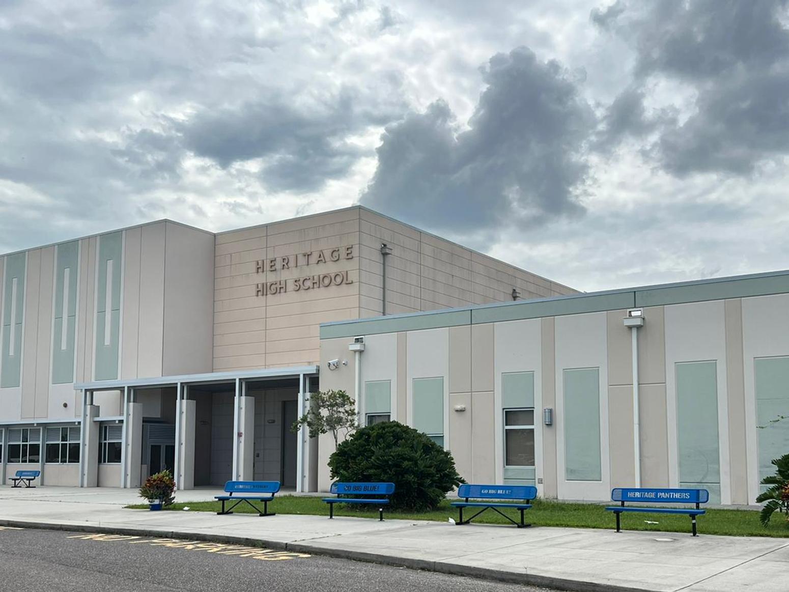 Heritage High School Florida Schulgebäude Außenansicht