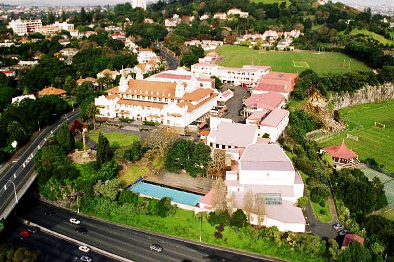 Auckland Grammar School Gebäude Vogelperspektive Swimmingpool