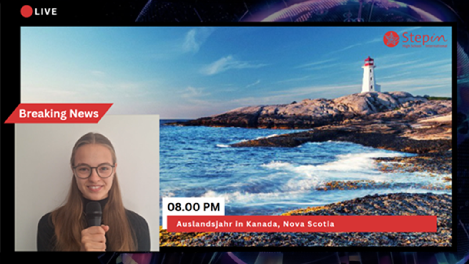 Großes Foto von Kanadas Meer, Steinen und einem Leuchtturm. Unten links sieht man eine Teenagerin mit Mikrofon, die wie eine Nachrichtensprecherin aussieht.