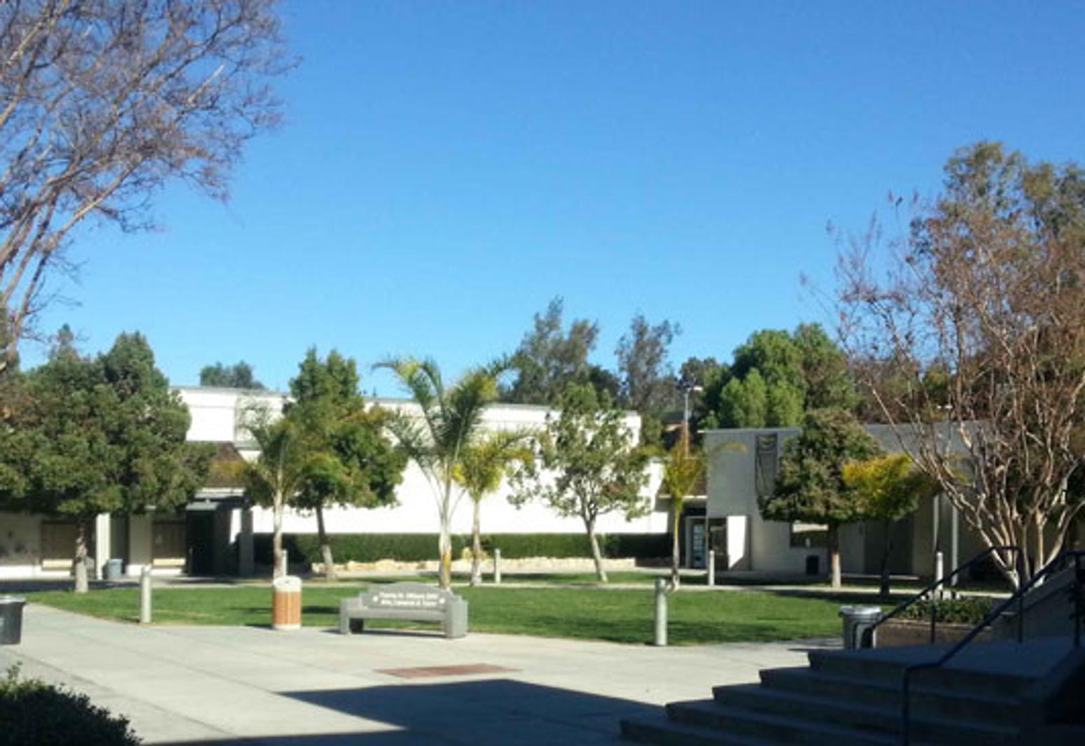 Las Virgenes Unified School District Schulgebäude Außenansicht