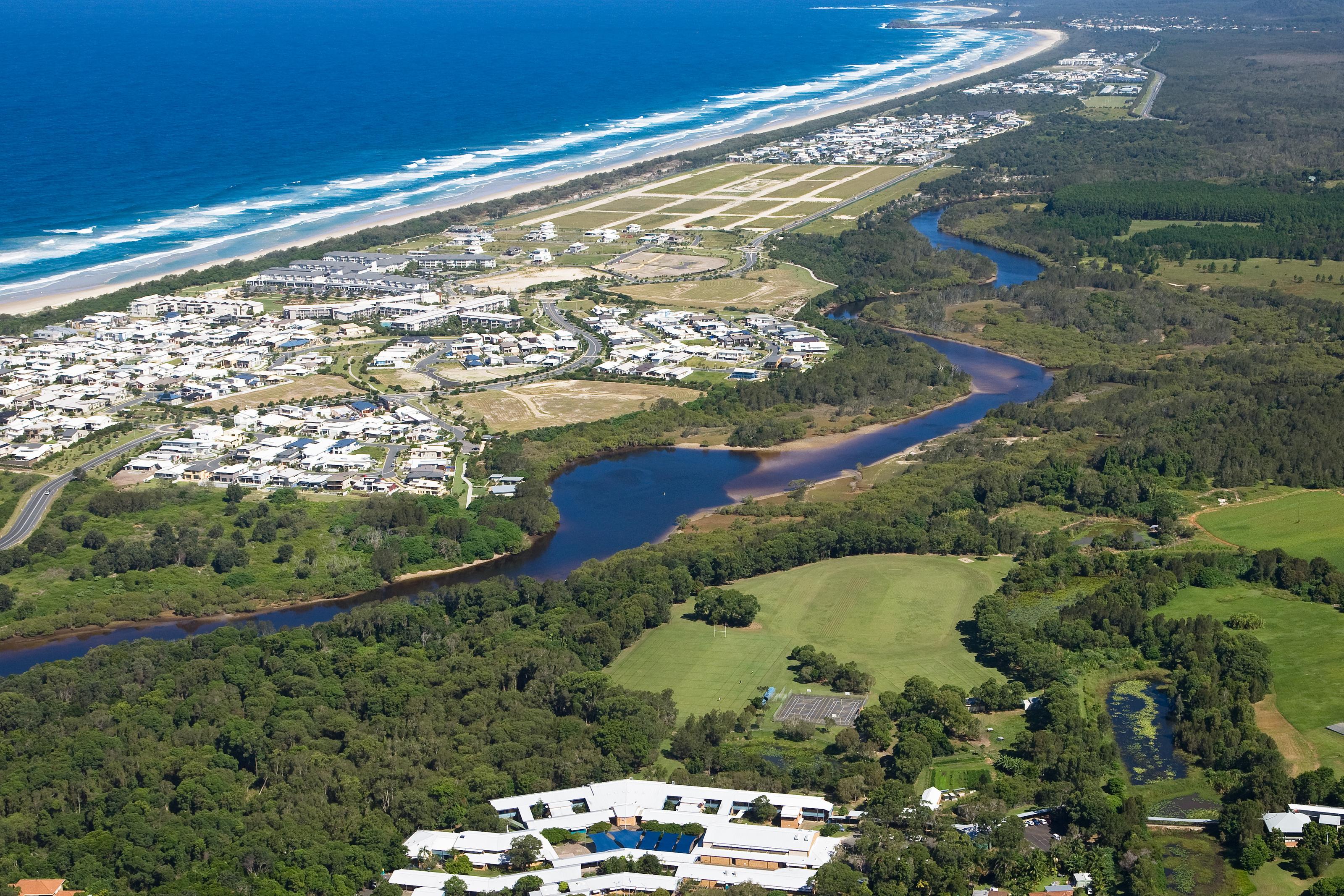 Die Kingscliff High School und Umgebung aus der Vogelperspektive