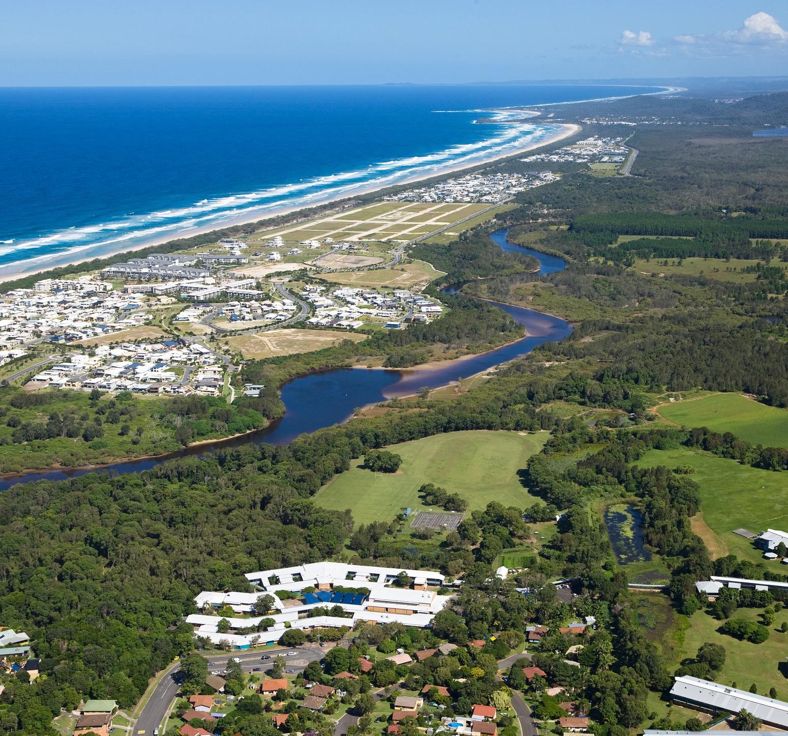 Die Kingscliff High School und Umgebung aus der Vogelperspektive