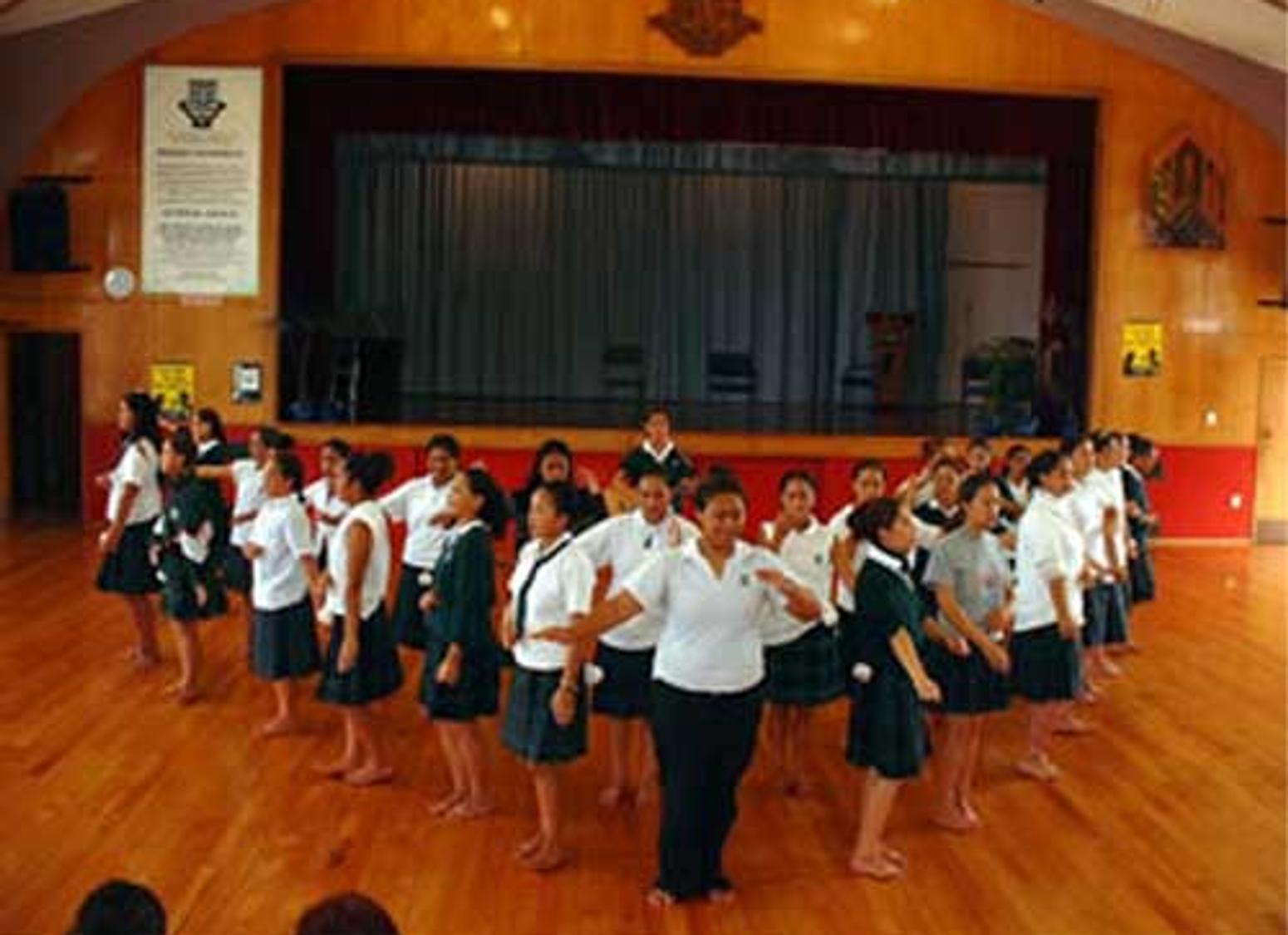 Schüler im Audimax des Otumoetai College