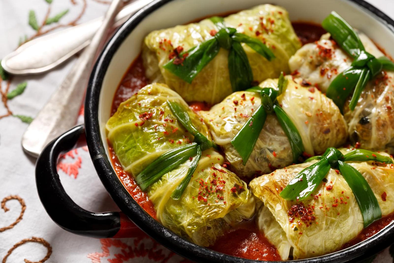 Rouleaux de chou farcis au riz et aux champignons