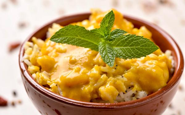 Riz basmati au curry et sauce crémeuse