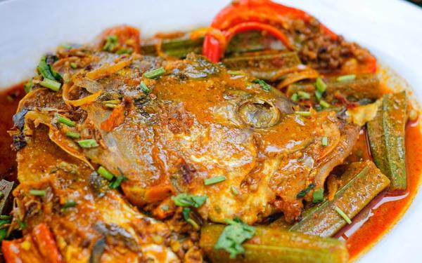 Curry de poisson à l'okra