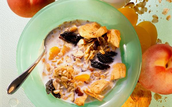 Granola aux abricots et pruneaux secs