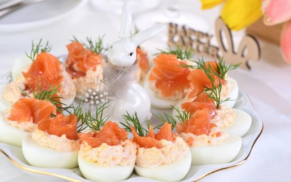 Œufs farcis au saumon - apéritif de Pâques