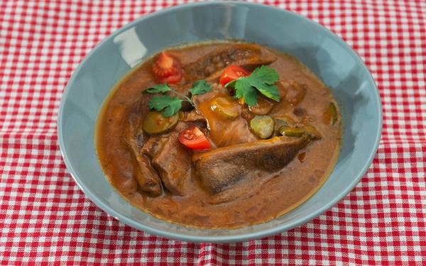 Langue de bœuf sauce piquante