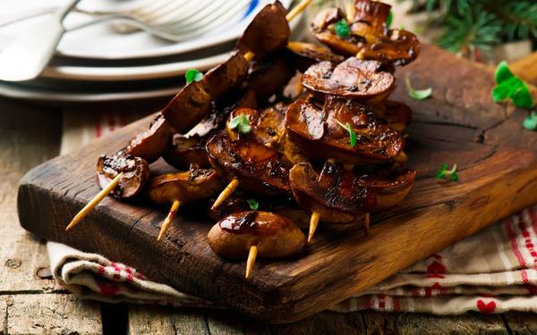 Brochettes de champignons grillés au vinaigre balsamique