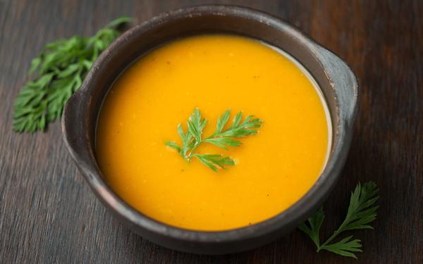 Soupe végétalienne de courge musquée