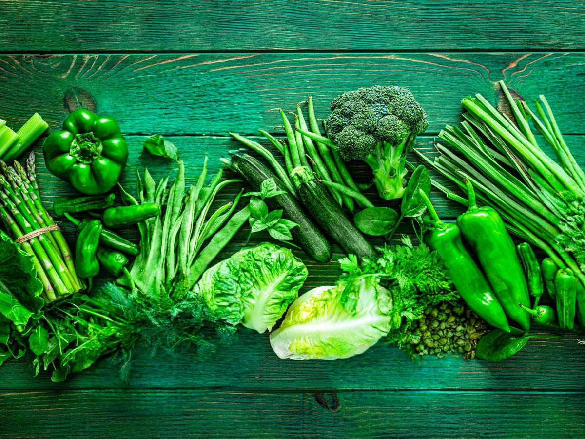 Bicarbonate dans l’eau de cuisson : l’astuce pour des légumes verts éclatants
