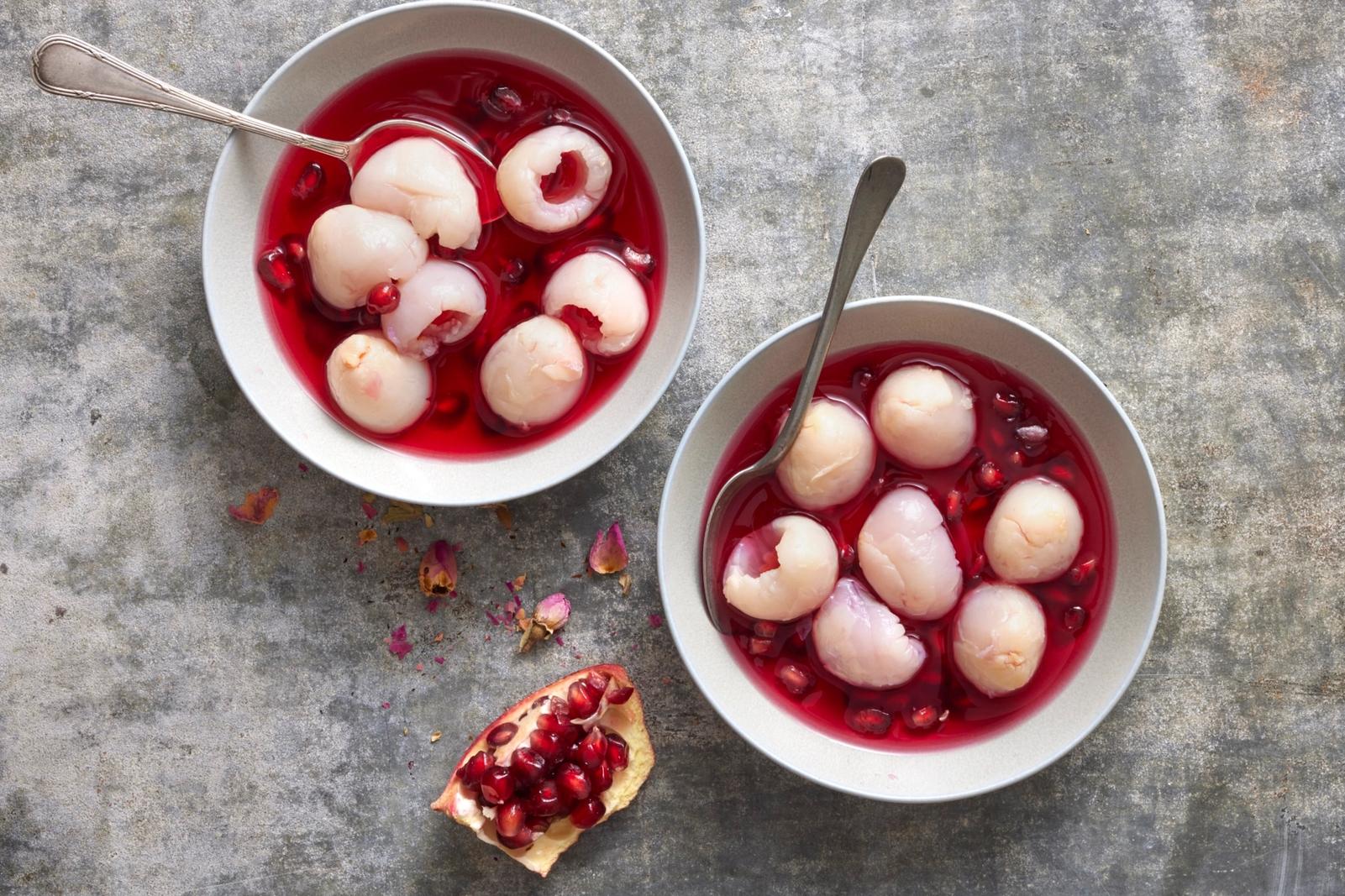 Salade de litchis à la rose et grenade