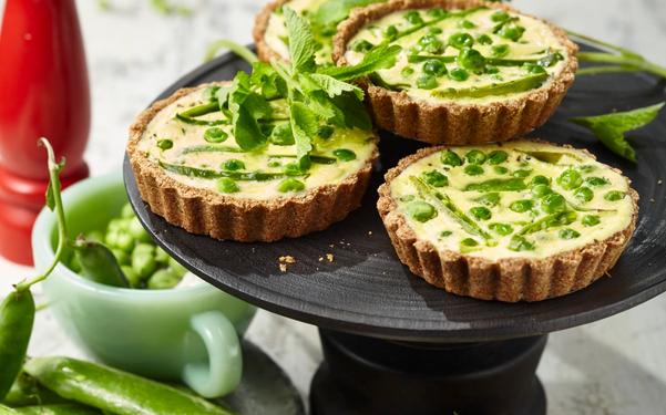 Tartelettes aux petits pois sans gluten et fromage de chèvre frais