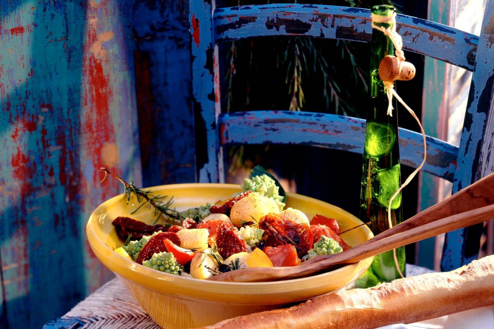 Salade de pommes de terre et de romanesco aux tomates séchées