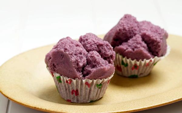 Purple Kue Mangkok (Chinois Fa Gao ou Fortune Cake)