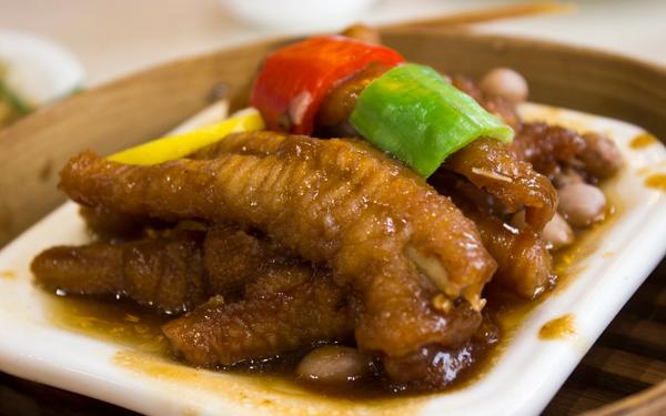 Poulet vapeur avec sauce aux haricots
