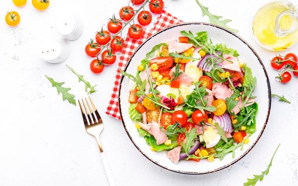 Recette de salade au thon frais et légumes