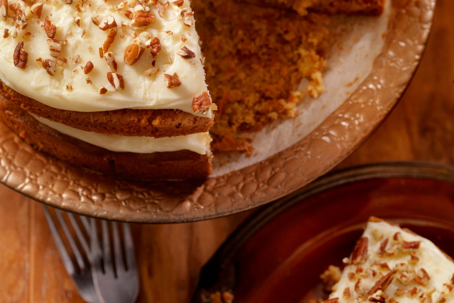 Gâteau aux carottes avec glaçage au fromage à la crème