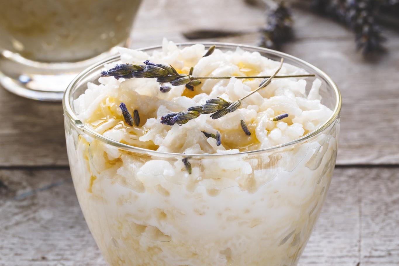 Riz au lait à la lavande et au miel